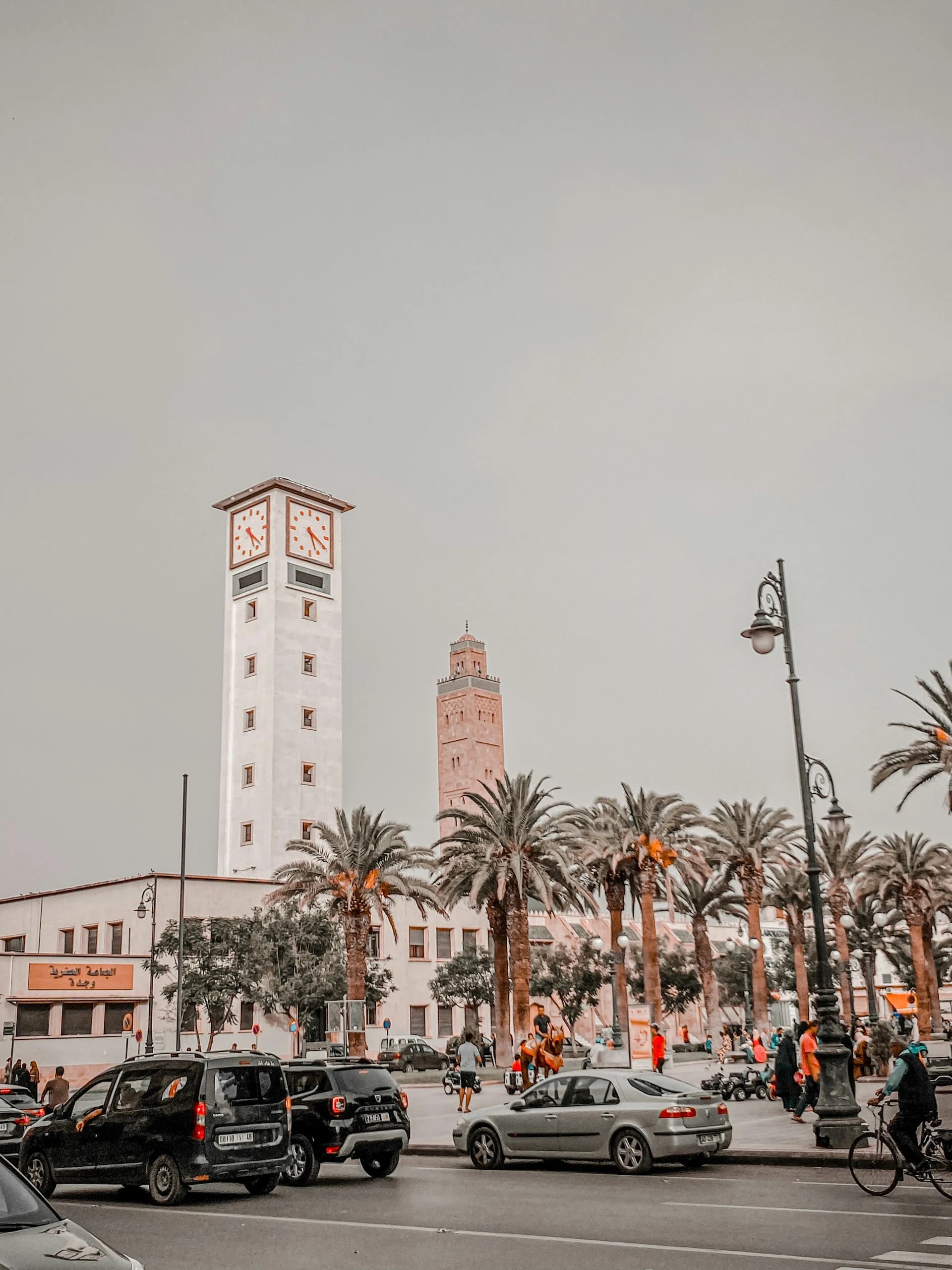 Place Al Attarine au cœur de la médina d'Oujda — la capitale de l'Oriental marocain aux portes de l'Algérie